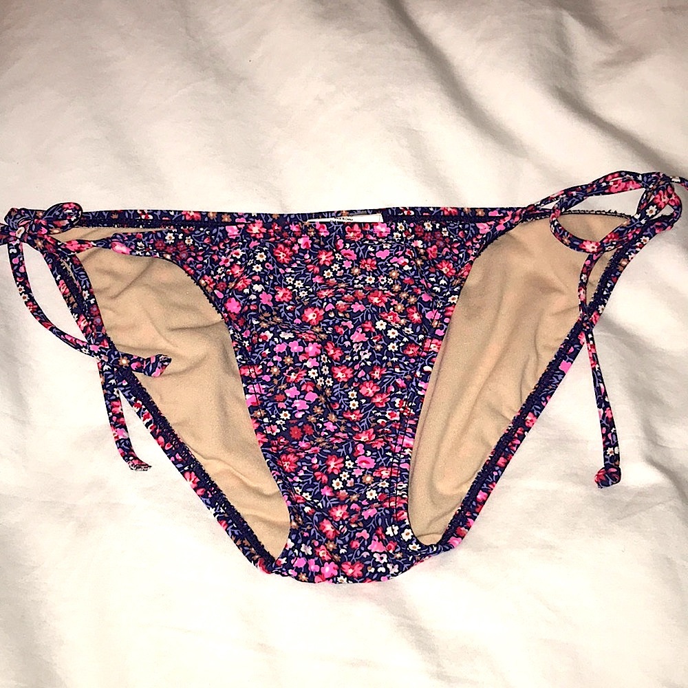 $6/3 items Old Navy bikini bottom***